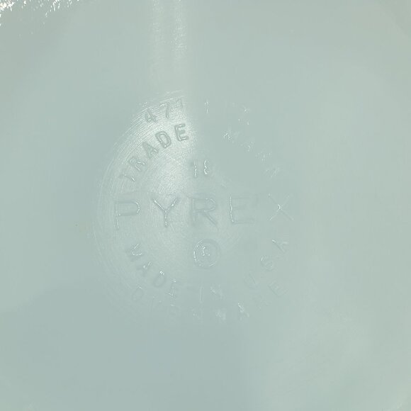 Pyrex Butterfly Gold 1 Pint Casserole Baking Dish White on Gold 471 1 Pt Baker - Picture 9 of 9